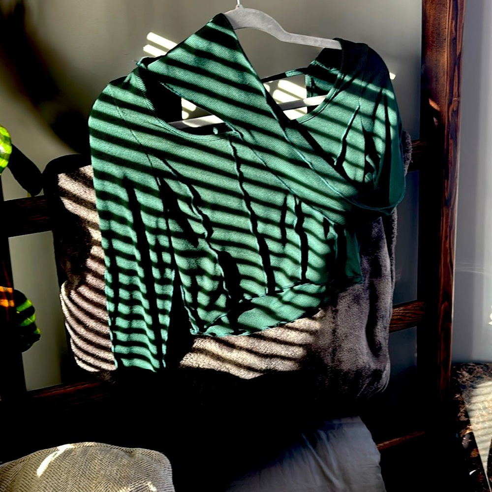 Bell Sleeve Y2K crop top